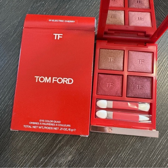 Tom Ford Eyeshadow Cherries Eye Quad 01 Electric Cherry Limited Edition - Picture 1 of 5